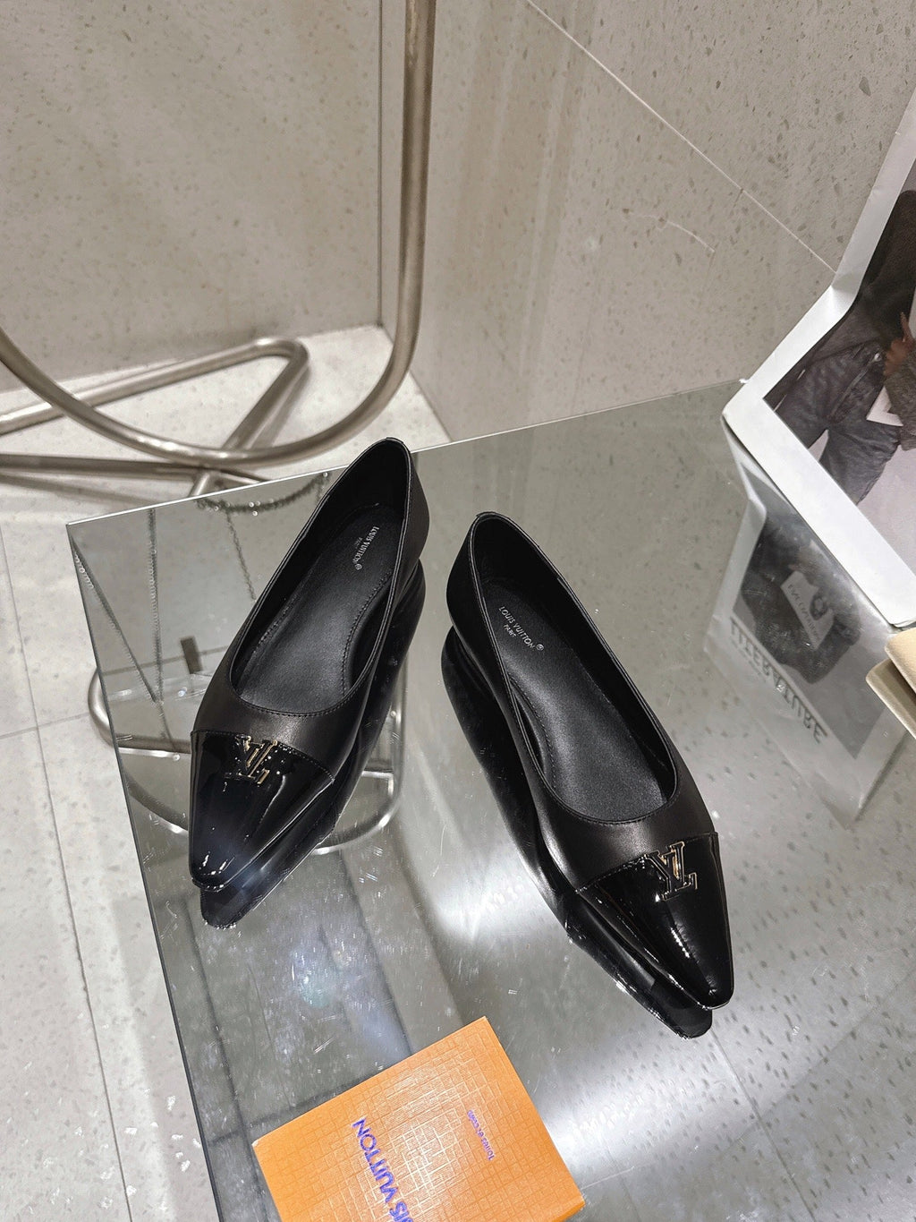 LV 26S POINTED TOE BALLET FLATS IN BLACK CALFSKIN