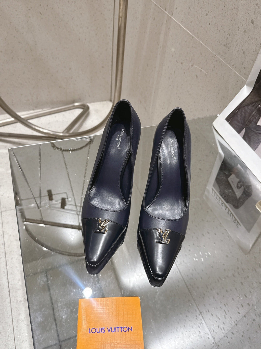 LV 26S POINTED TOE HIGH HEELS 95 MM IN BLACK BLUE CALFSKIN