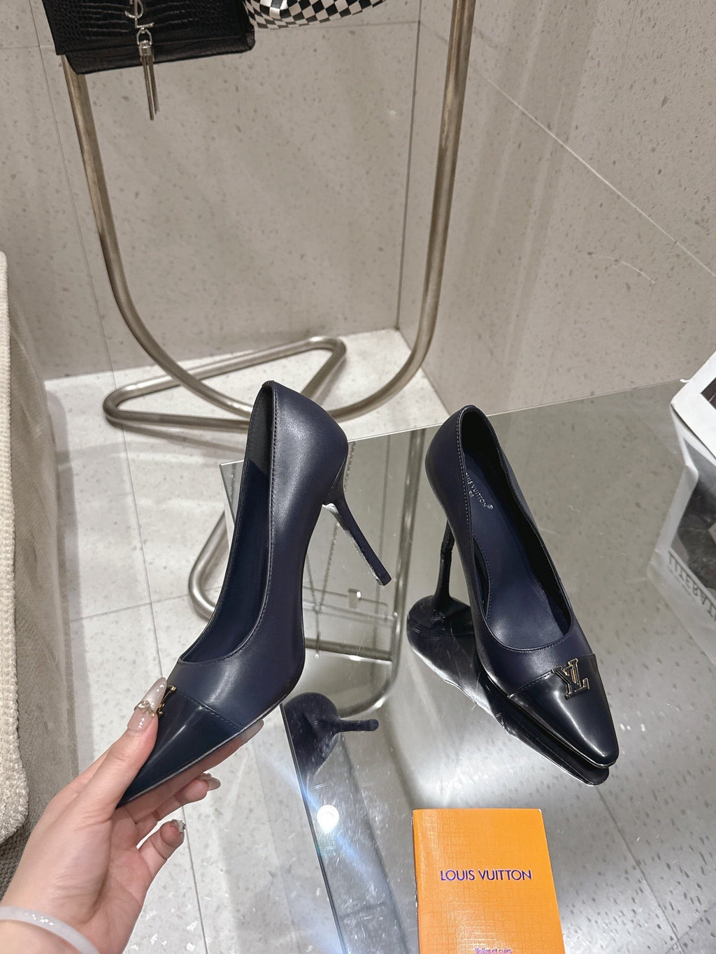LV 26S POINTED TOE HIGH HEELS 95 MM IN BLACK BLUE CALFSKIN