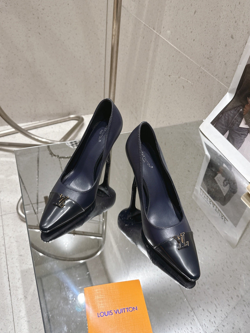 LV 26S POINTED TOE HIGH HEELS 95 MM IN BLACK BLUE CALFSKIN