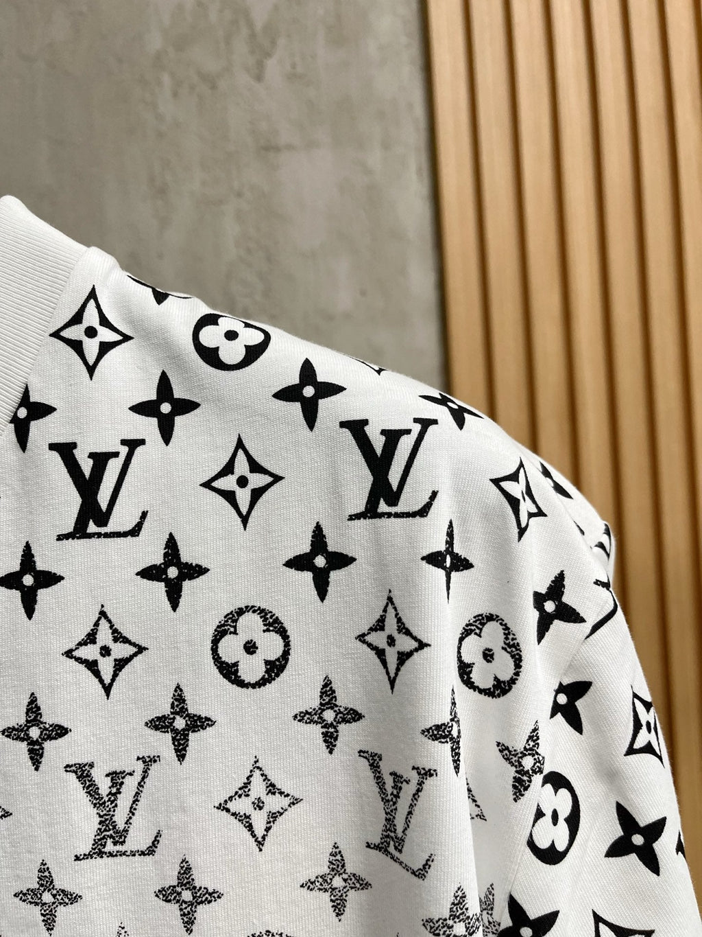 LV T-SHIRT IN WHITE MONOGRAM COTTON 238857