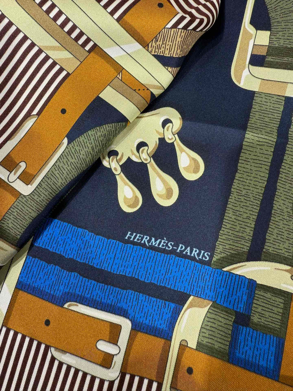 HERMES 26S SCARF 90 IN SILK 307104