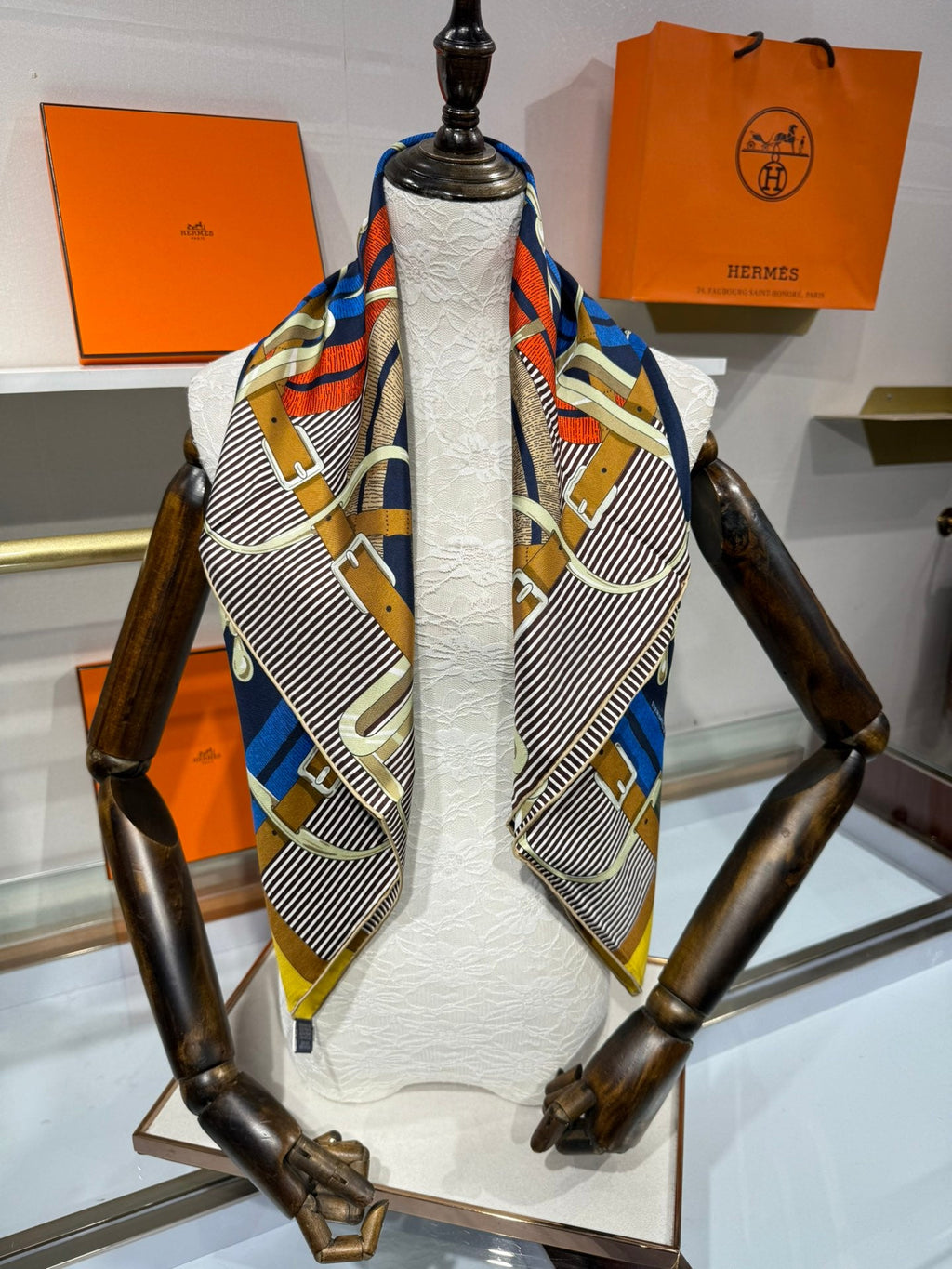 HERMES 26S SCARF 90 IN SILK 307104