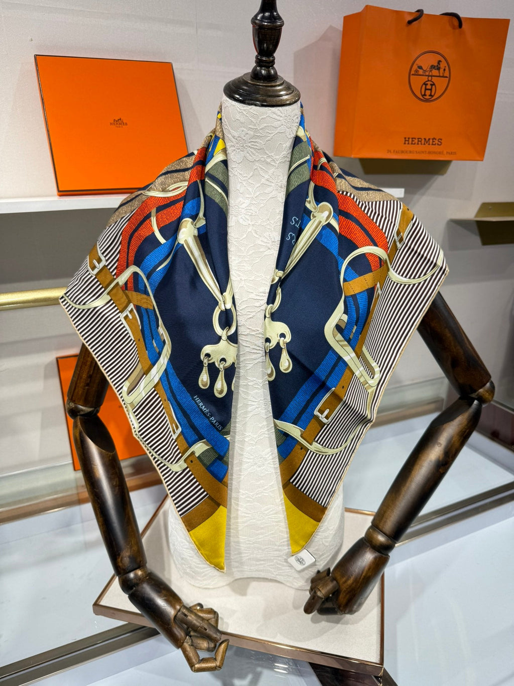 HERMES 26S SCARF 90 IN SILK 307104