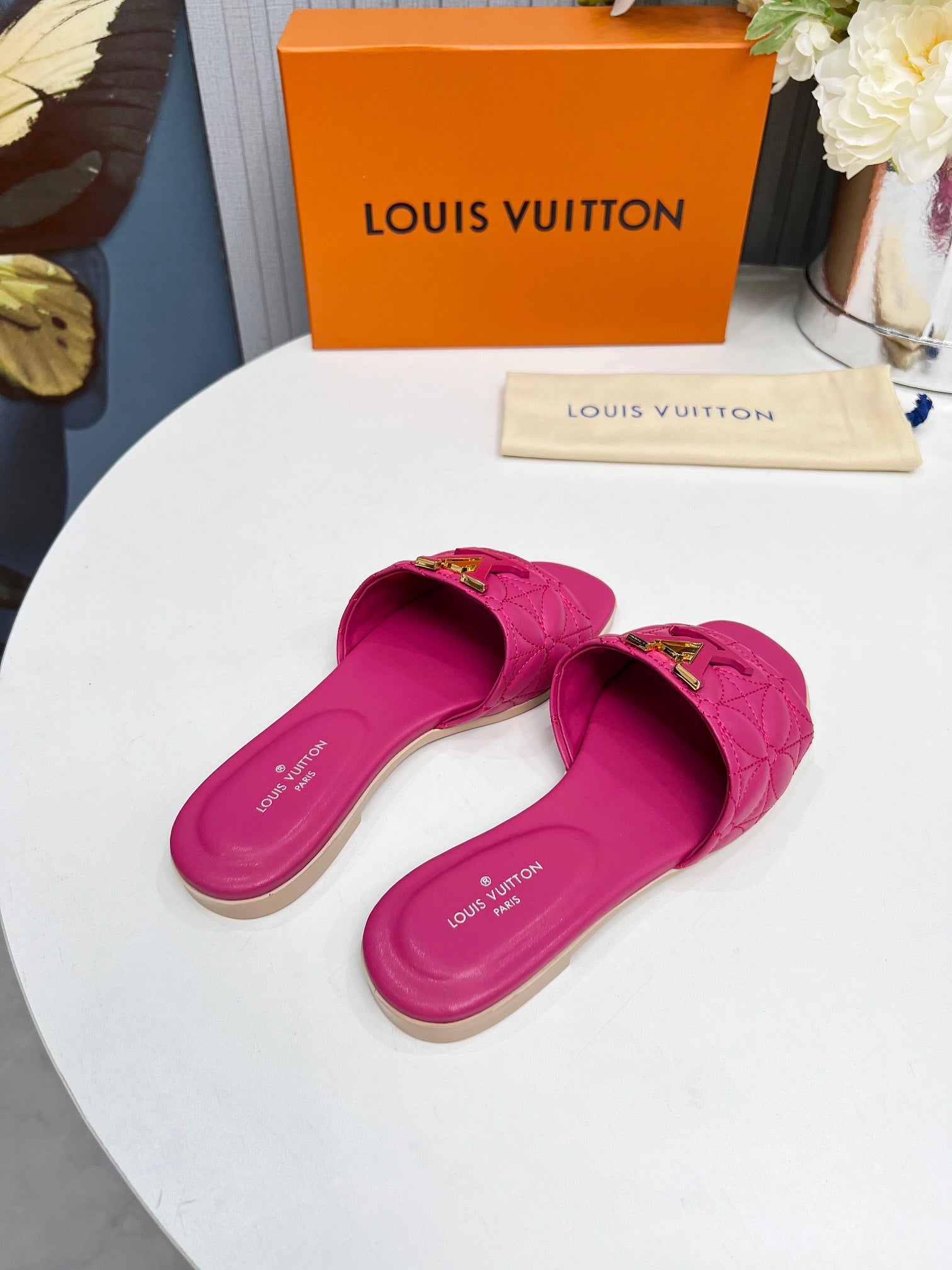 LV 26S MARE FLAT MULES IN PINK CALFSKIN