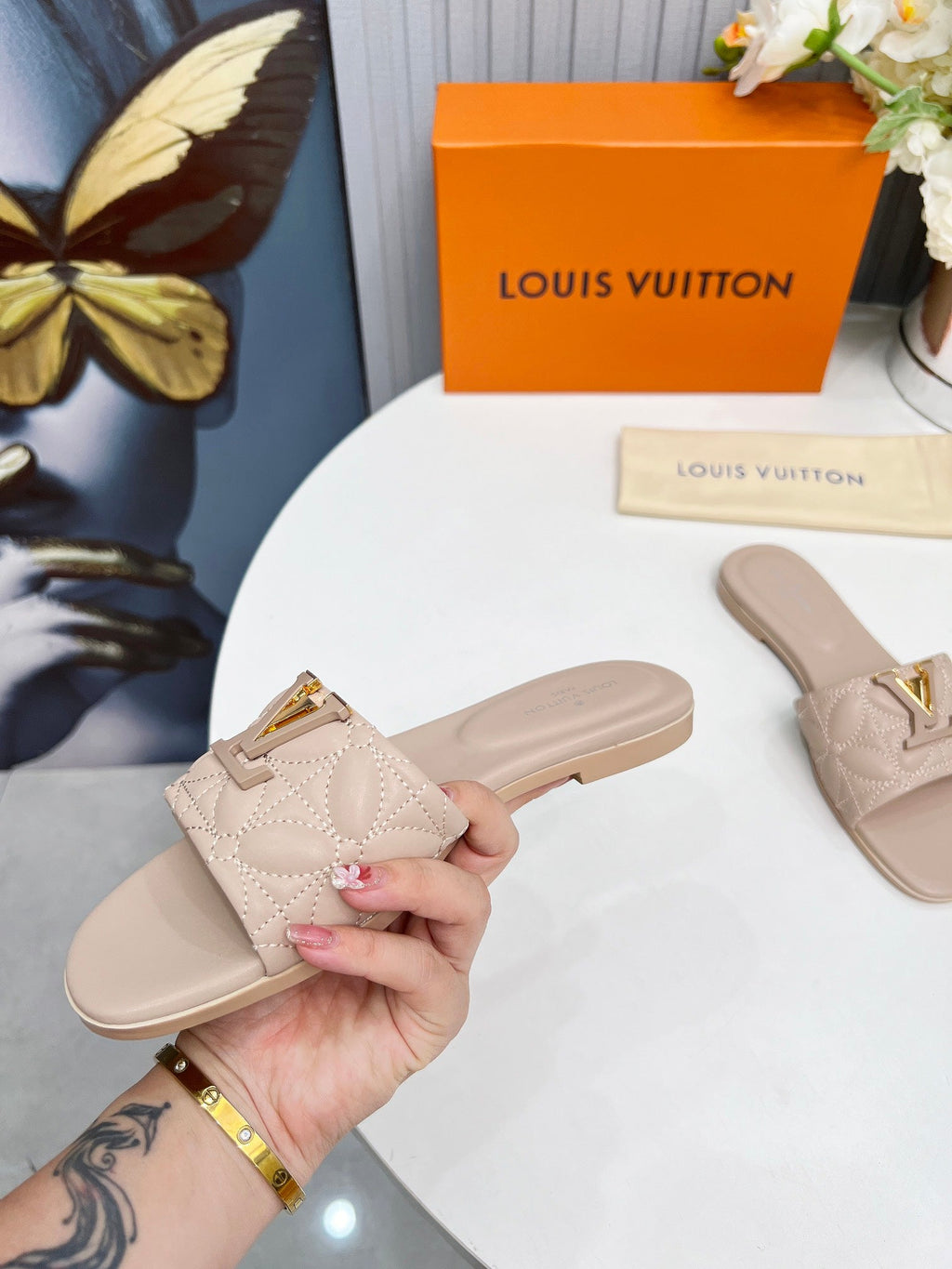 LV 26S MARE FLAT MULES IN DARK BEIGE CALFSKIN
