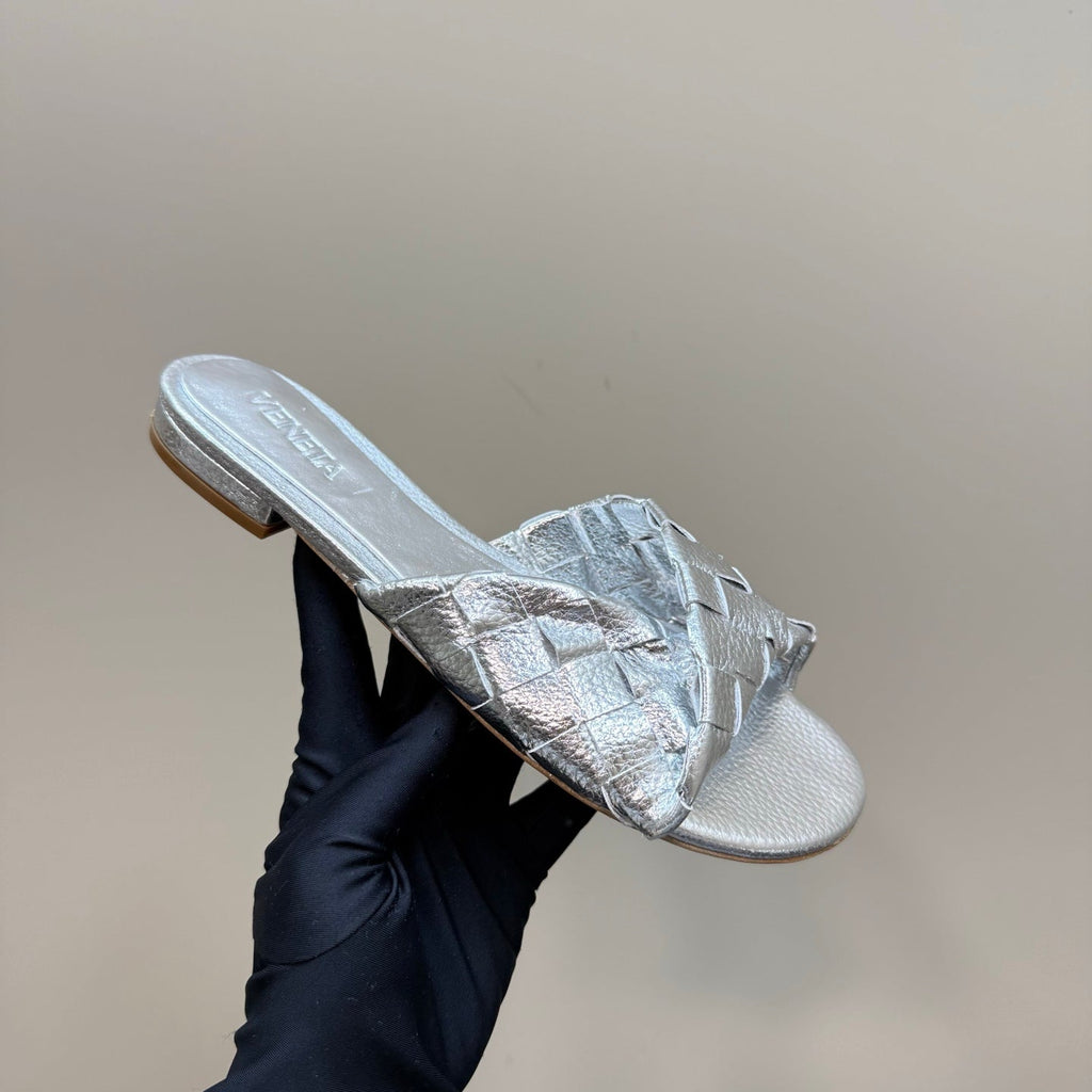 BLINK FLAT MULE IN SILVER INTRECCIATO LEATHER