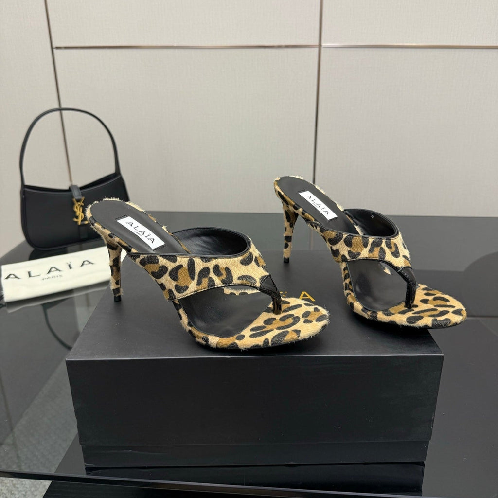 ALAIA HEELED THONG 25S IN LEOPARD PONY HAIR LEATHER