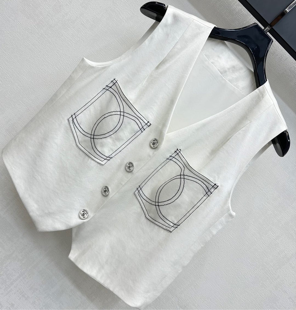 CHANEL SLEEVELESS BUTTONED BLAZER 274758