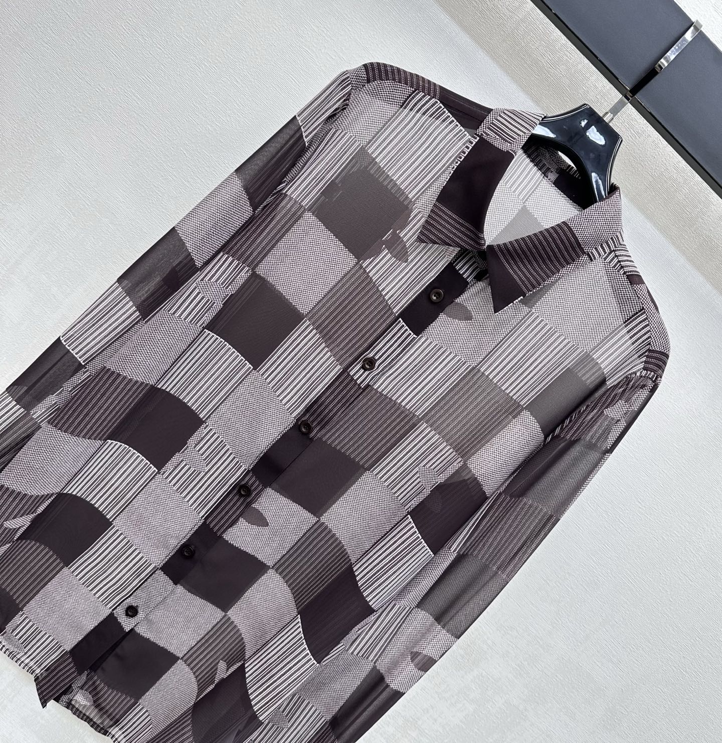LV 26S SHIRT STYLE 240