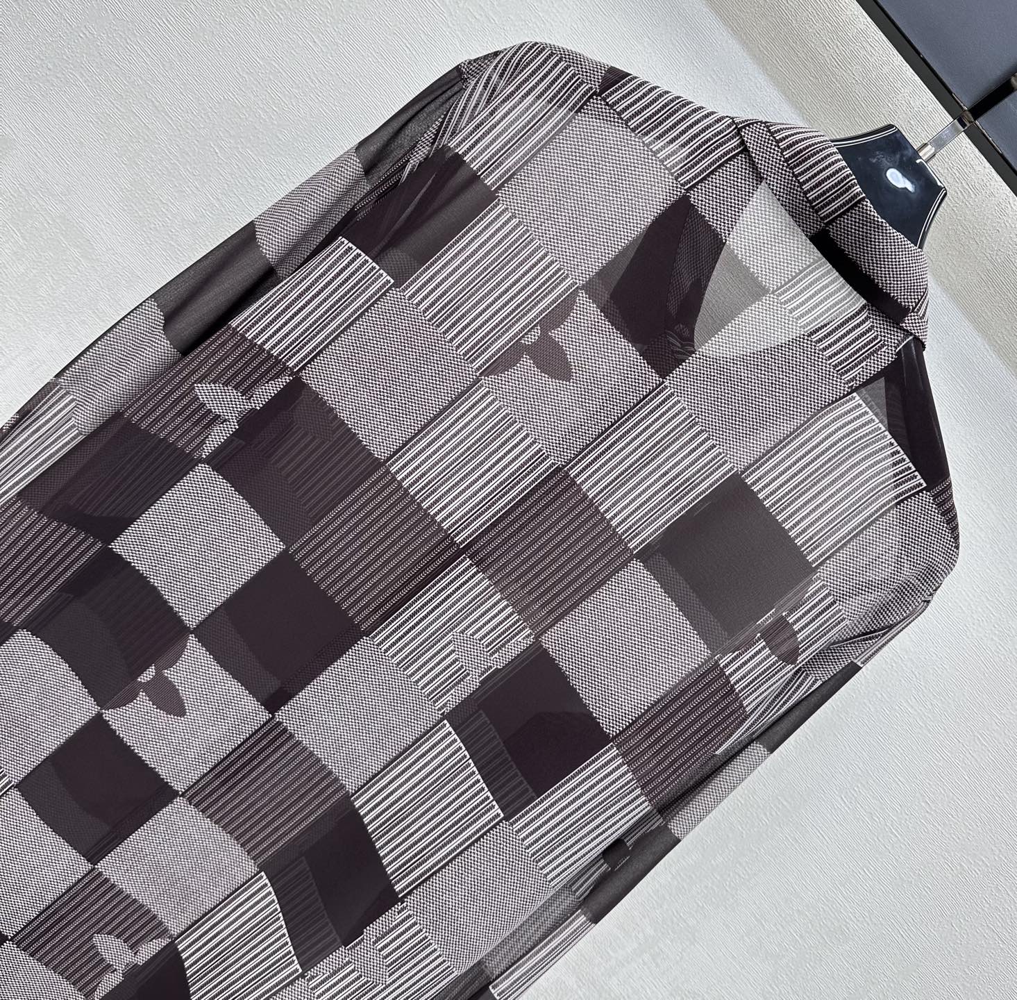 LV 26S SHIRT STYLE 240
