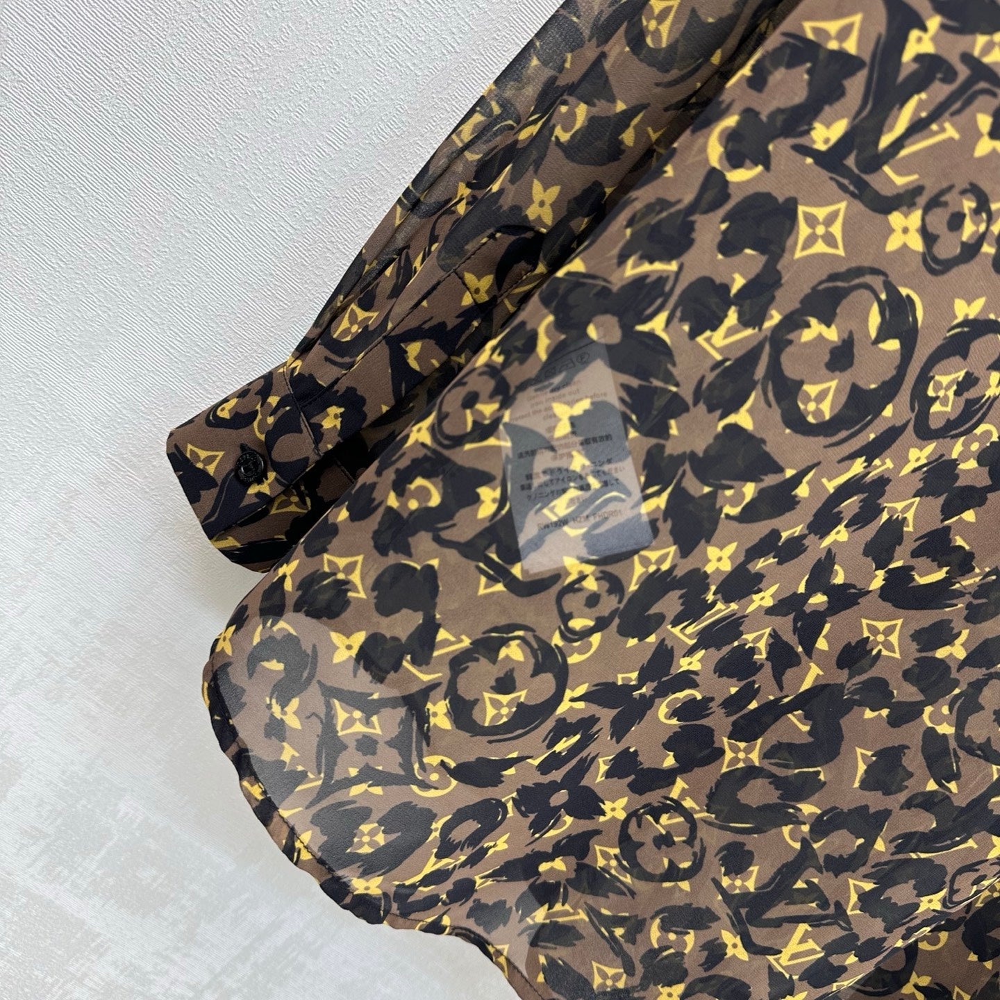LV 26S SHIRT STYLE 241