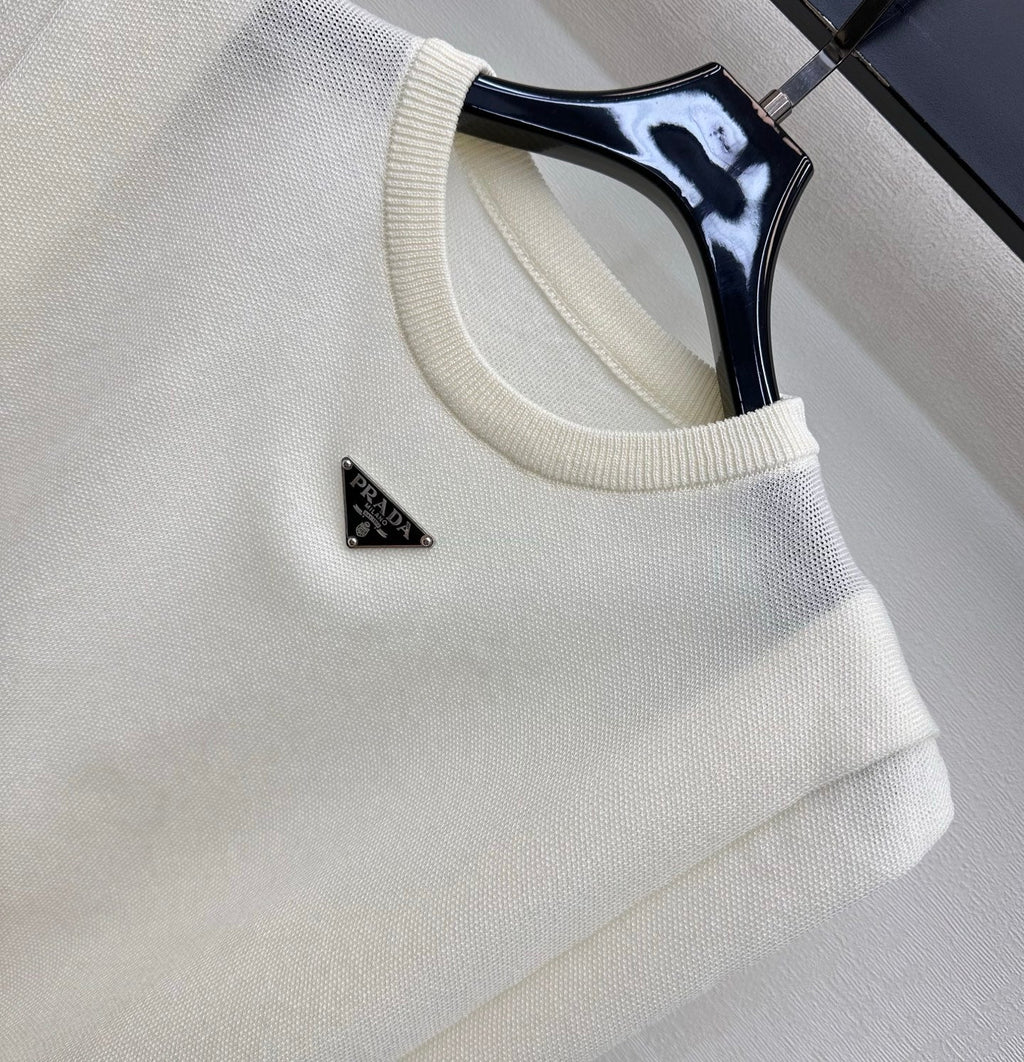 PRADA 26S SLEEVELESS SWEATER STYLE 921