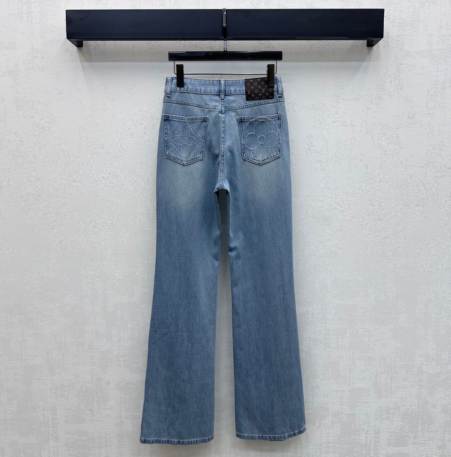 LV 26S FLARED DENIM JEANS STYLE 234