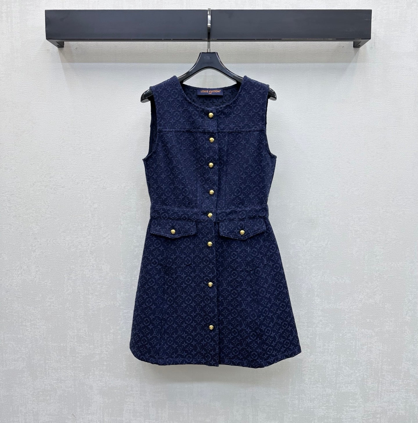LV 26S SLEEVELESS DRESS STYLE 219