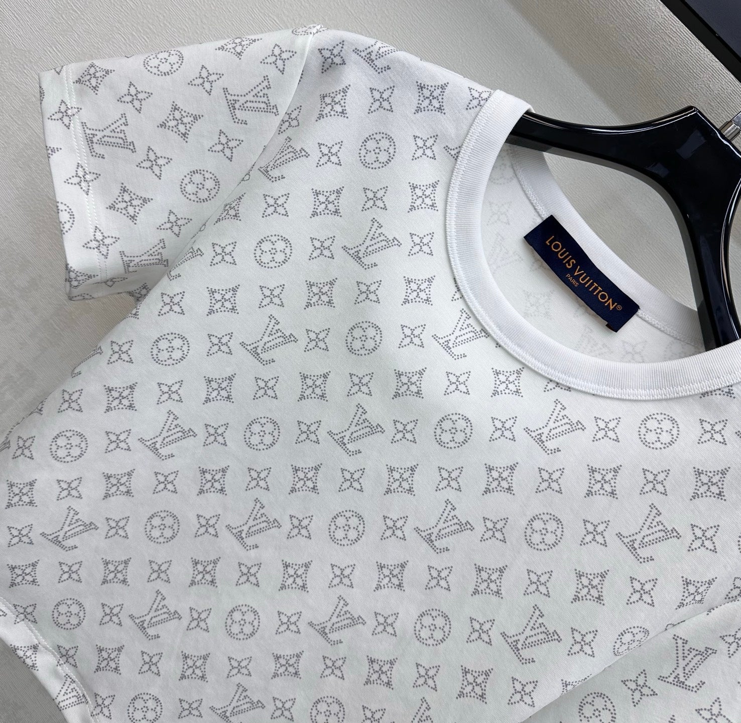 LV 26S CROPPED T-SHIRT STYLE 180