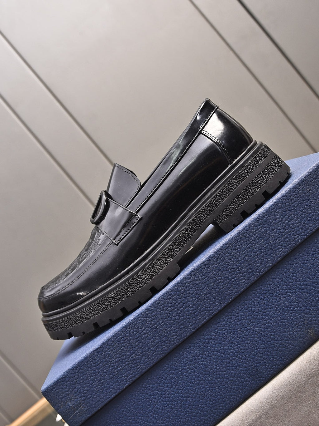 CD SYMBOL EXPLORER LOAFER GLOSSY BLACK MONOGRAM CALFSKIN