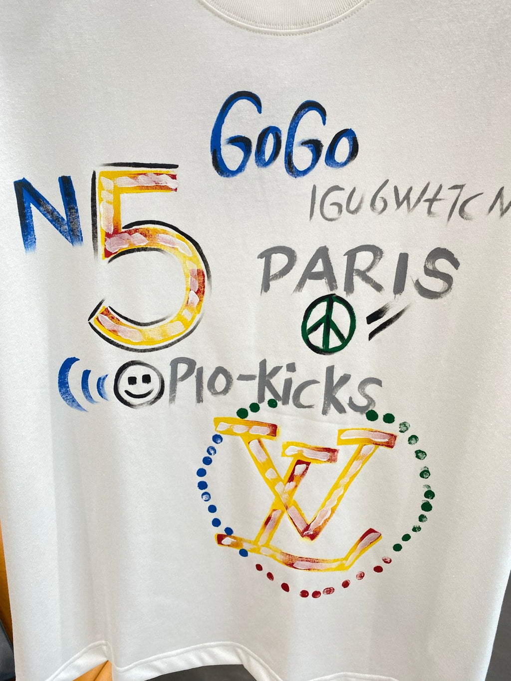 LV WHITE COTTON GRAFFITI T-SHIRT 238907