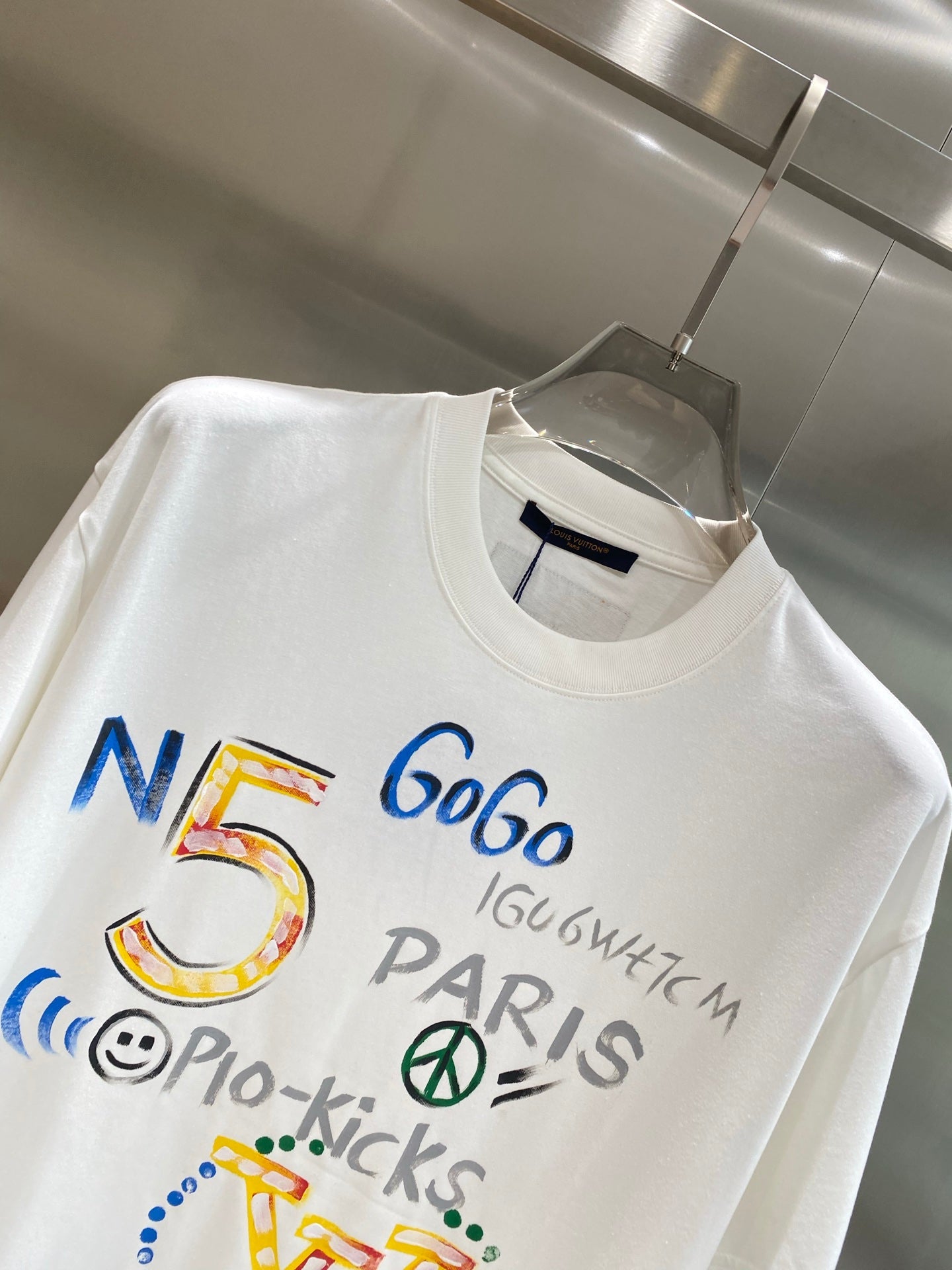 LV WHITE COTTON GRAFFITI T-SHIRT 238907