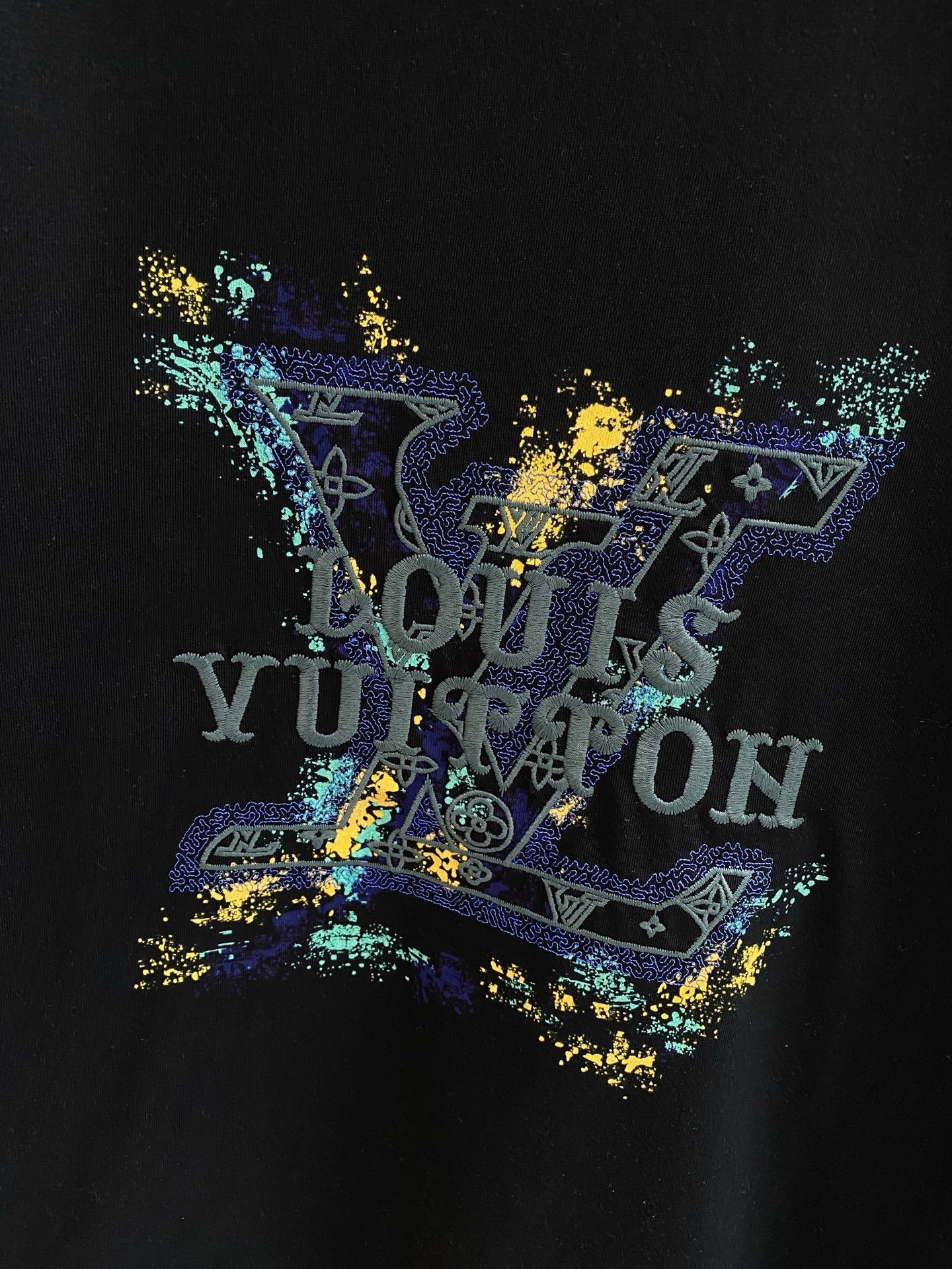 LV BLACK COTTON T-SHIRT COLORFUL LOGO 238905