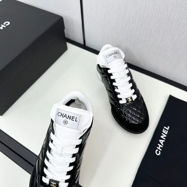 SPORTS SHOES IN GLOSSY BLACK CALFSKIN