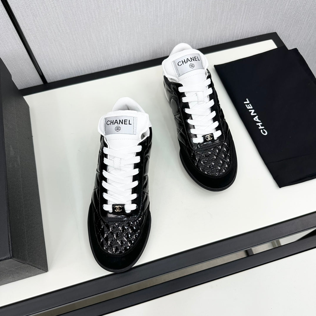 SPORTS SHOES IN GLOSSY BLACK CALFSKIN