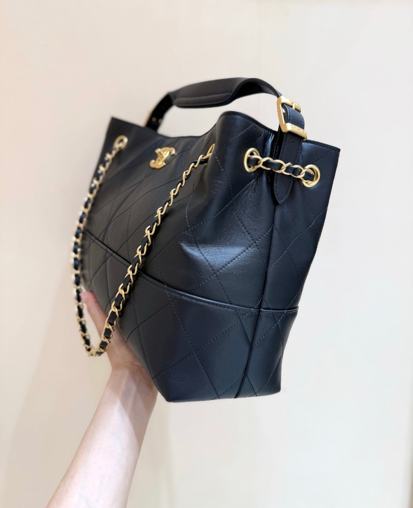 CHANEL 25S LARGE HOBO BAG 36 IN BLACK CALFSKIN GOLD HARDWARE