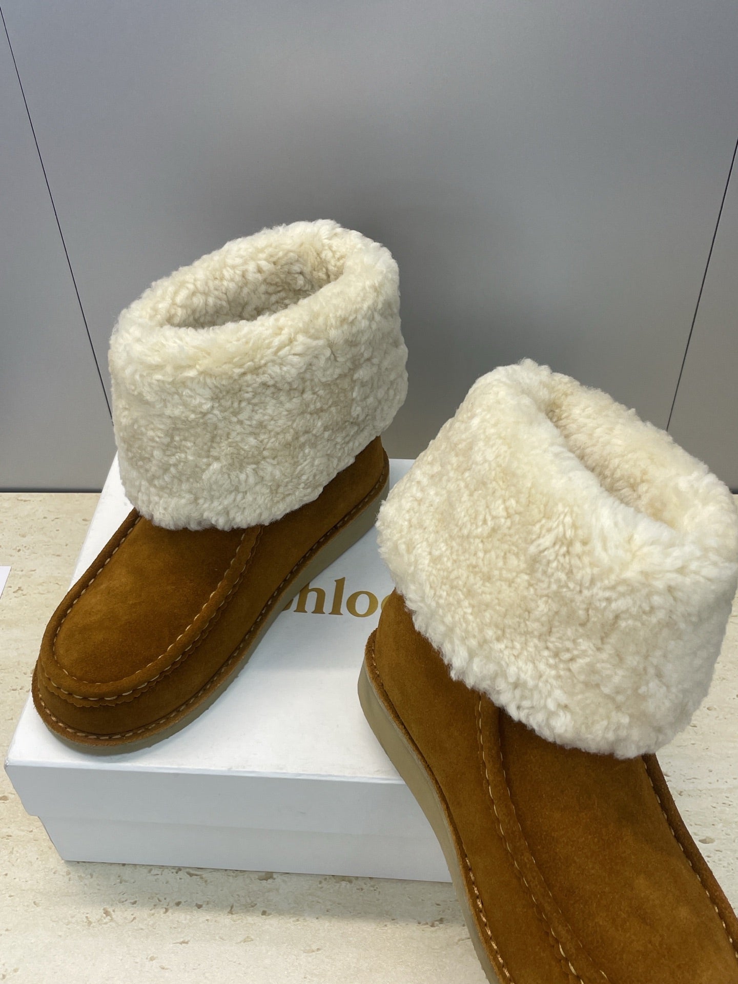 CHLOÉ 26S SHEARLING BOOTS IN BROWN SUEDE