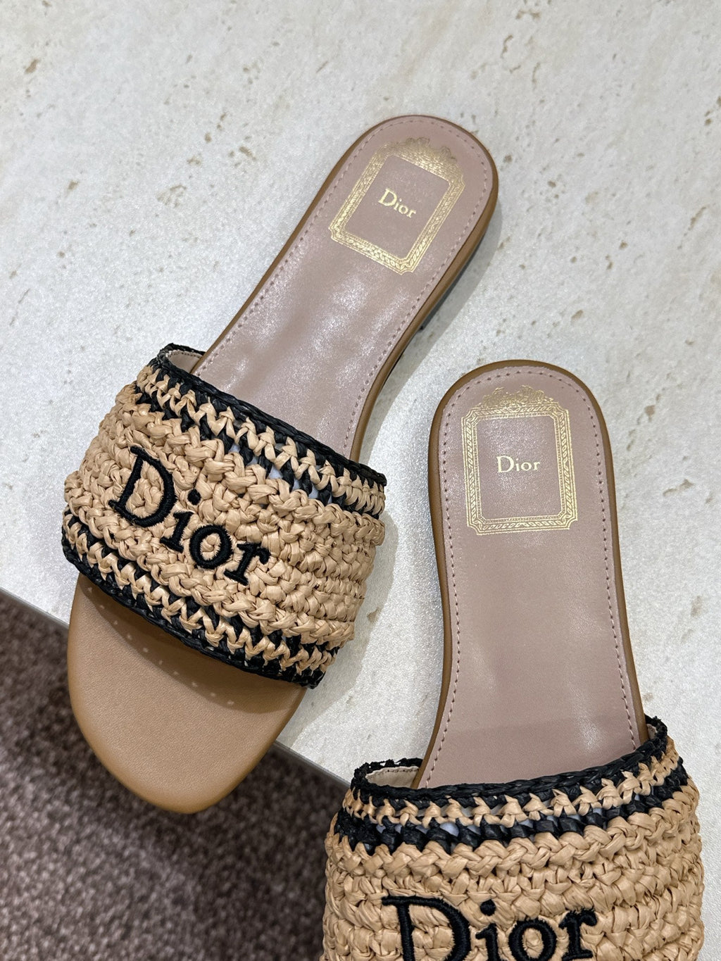 DIOR 26S D-WAY SLIDE IN BEIGE BLACK RAFFIA