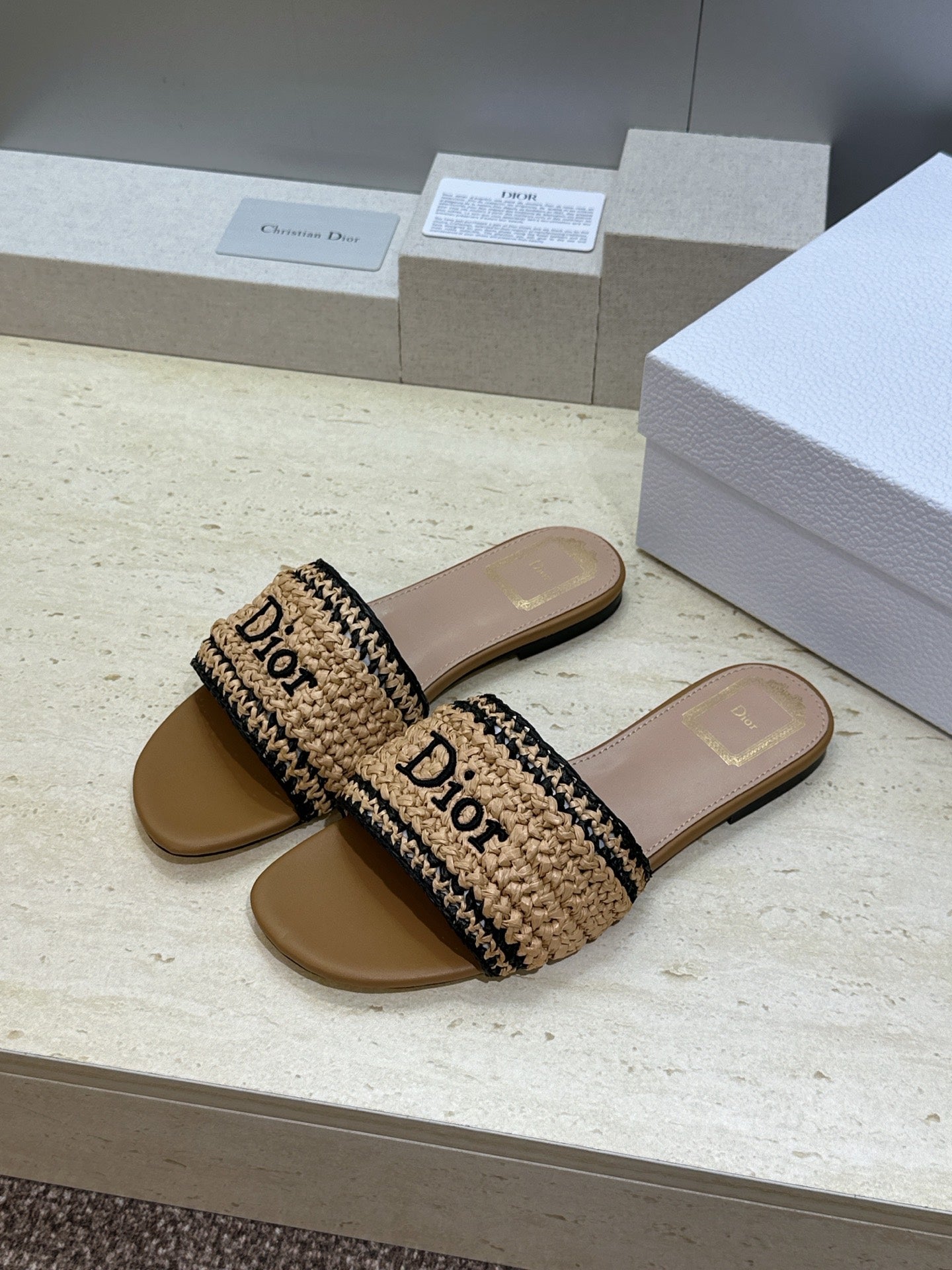 DIOR 26S D-WAY SLIDE IN BEIGE BLACK RAFFIA