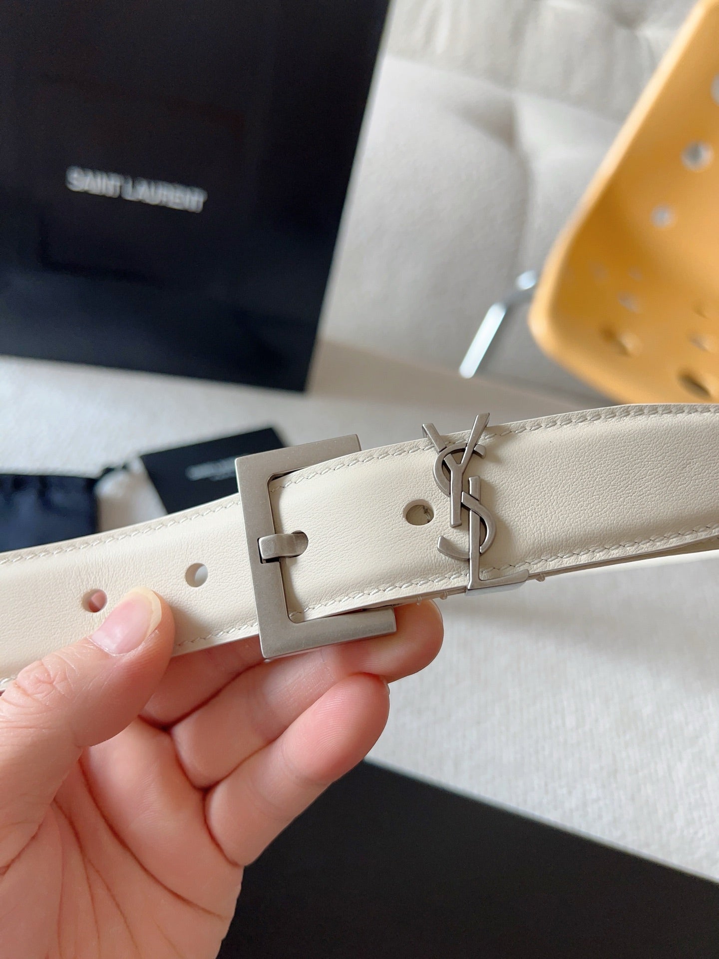 YSL 25S BELT 30 MM IN CREAM WHITE CALFSKIN 571018