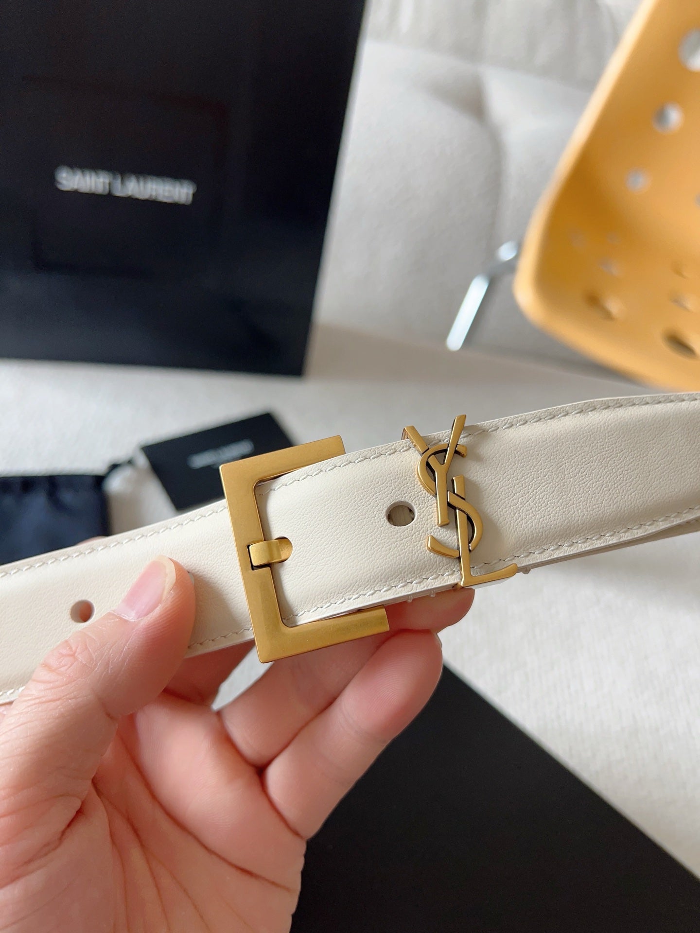 YSL 25S BELT 30 MM IN CREAM WHITE CALFSKIN 571019