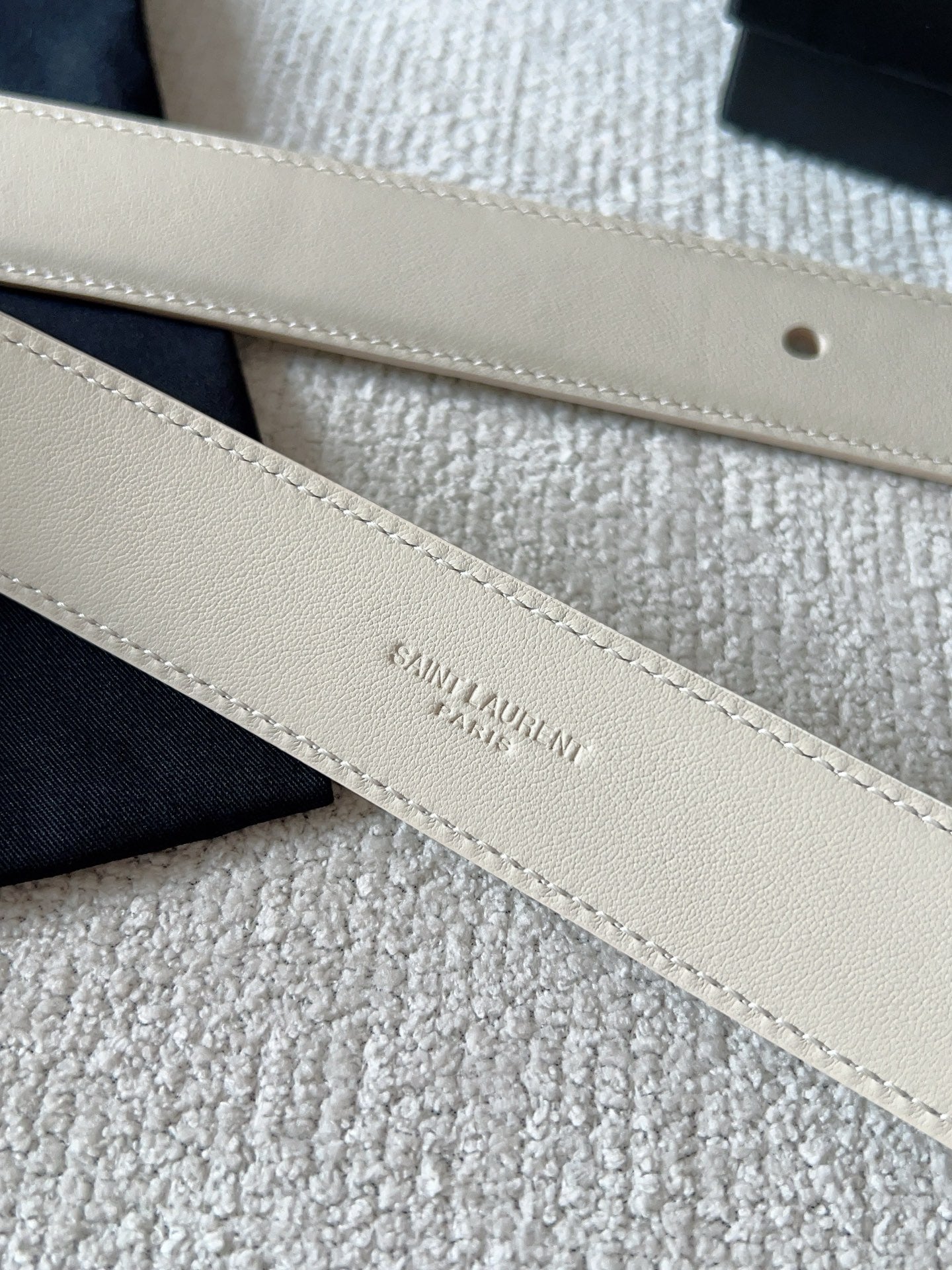 YSL 25S BELT 30 MM IN CREAM WHITE CALFSKIN 571019