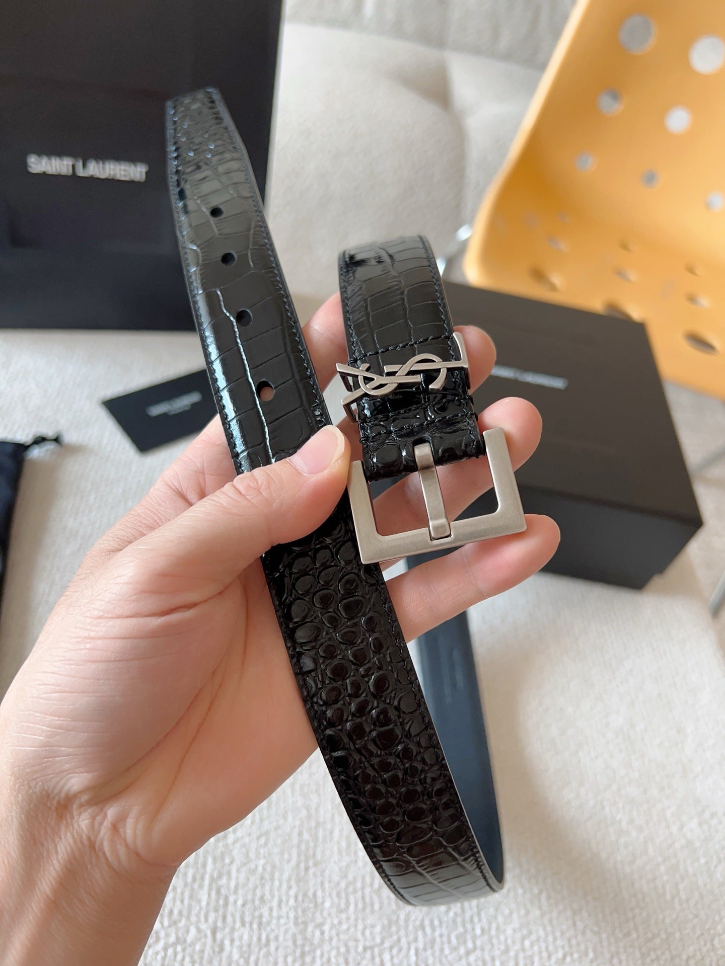 YSL 25S BELT 30 MM IN BLACK CALFSKIN SNAKE-EMBOSSED 571010