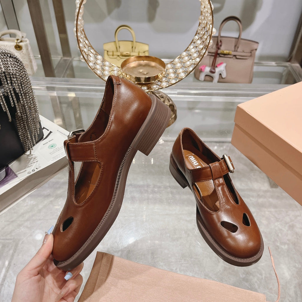 SANDAL CHESTNUT COLOR COWHIDE WITH STYLIZED T-STRING