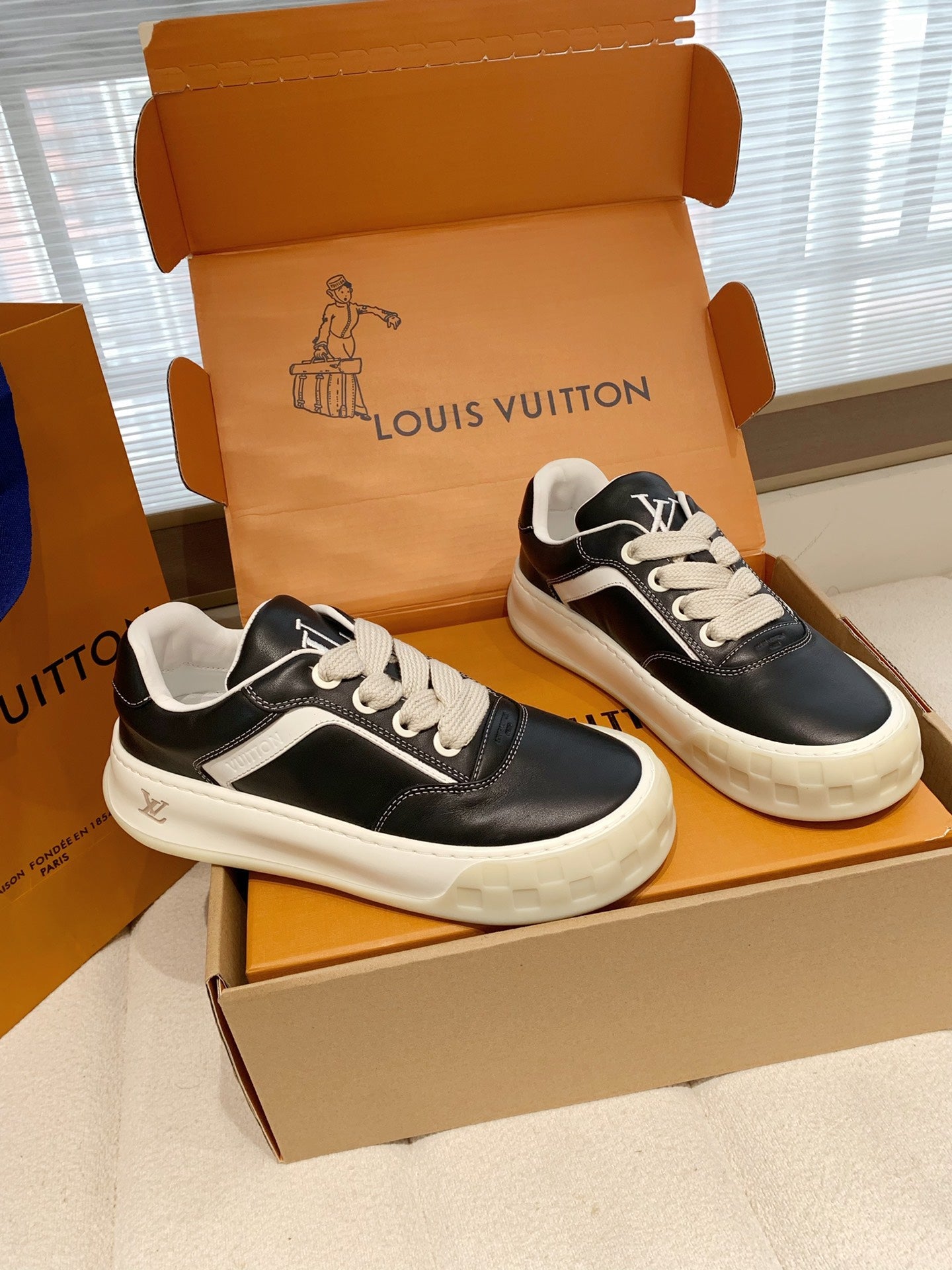 LV 26S TILTED SNEAKERS IN BLACK CALFSKIN