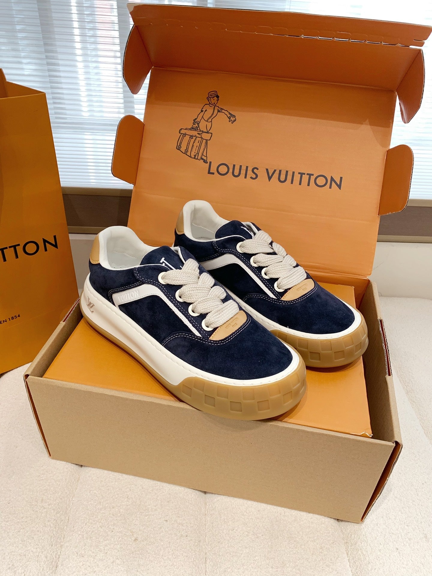 LV 26S TILTED SNEAKERS IN DARK BLUE SUEDE
