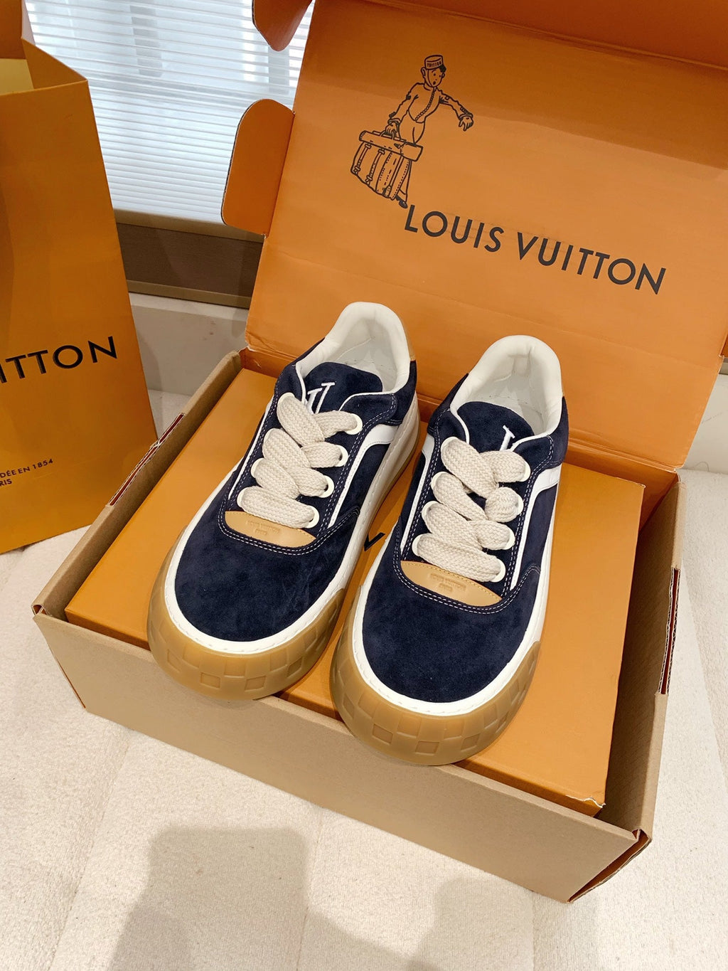 LV 26S TILTED SNEAKERS IN DARK BLUE SUEDE