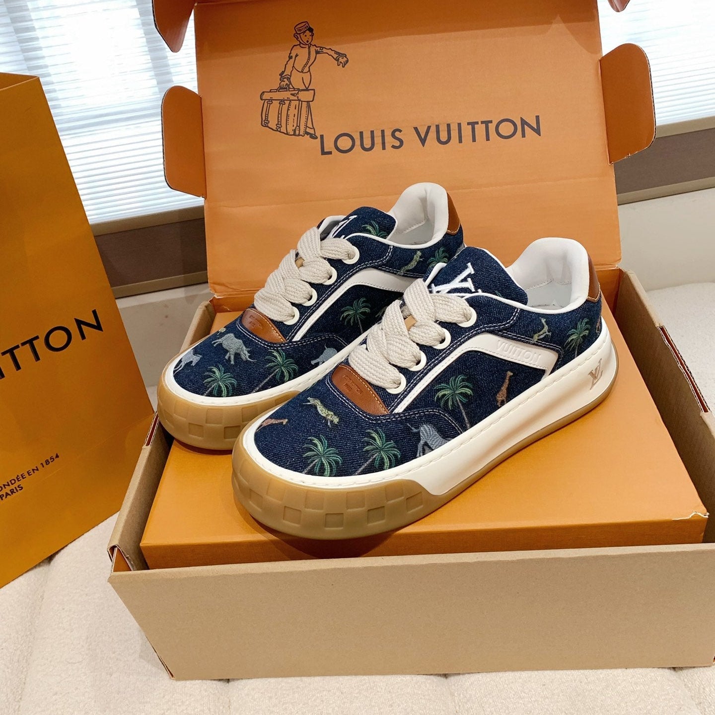 LV 26S TILTED SNEAKERS IN NAVY BLUE DENIM SAFARI PRINT