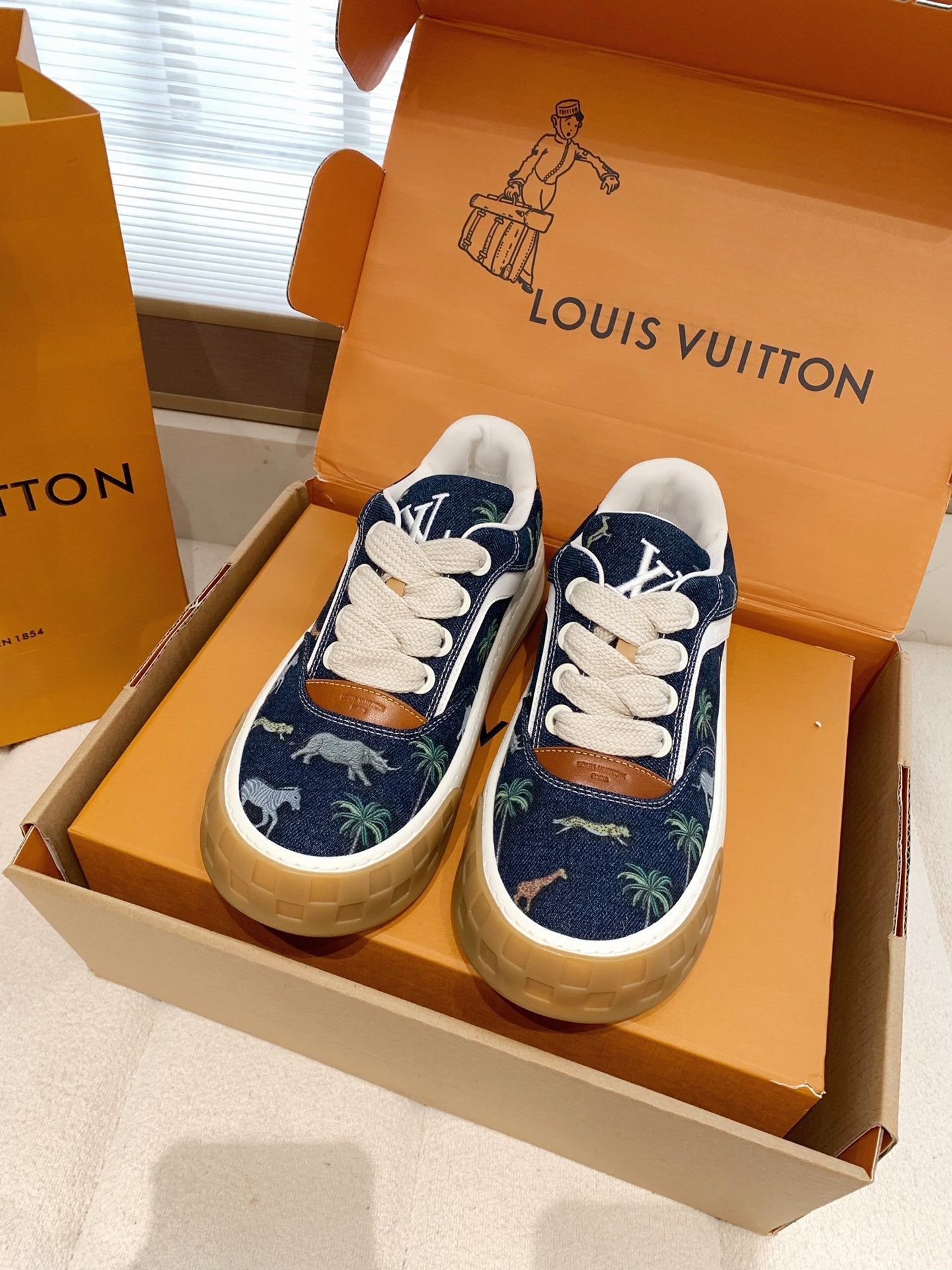 LV 26S TILTED SNEAKERS IN NAVY BLUE DENIM SAFARI PRINT