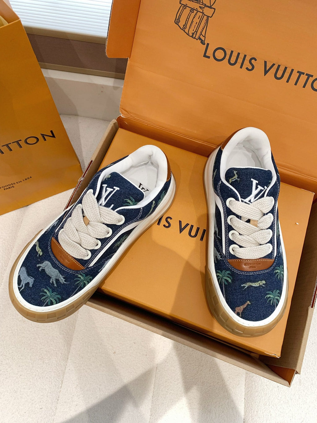 LV 26S TILTED SNEAKERS IN NAVY BLUE DENIM SAFARI PRINT