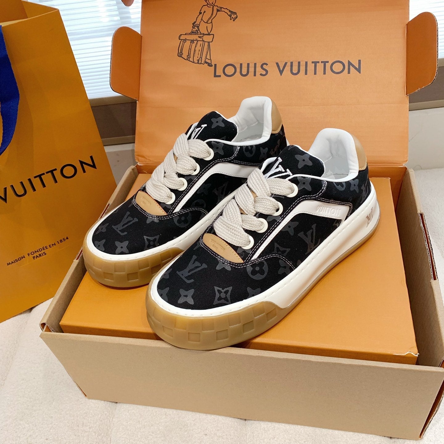 LV 26S TILTED SNEAKERS IN BLACK MONOGRAM CANVAS