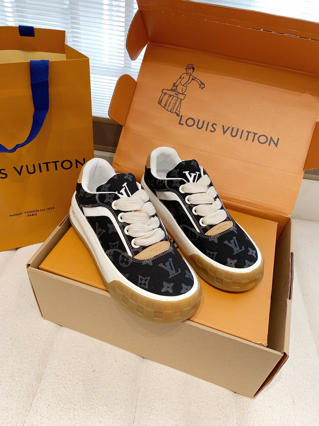 LV 26S TILTED SNEAKERS IN BLACK MONOGRAM CANVAS