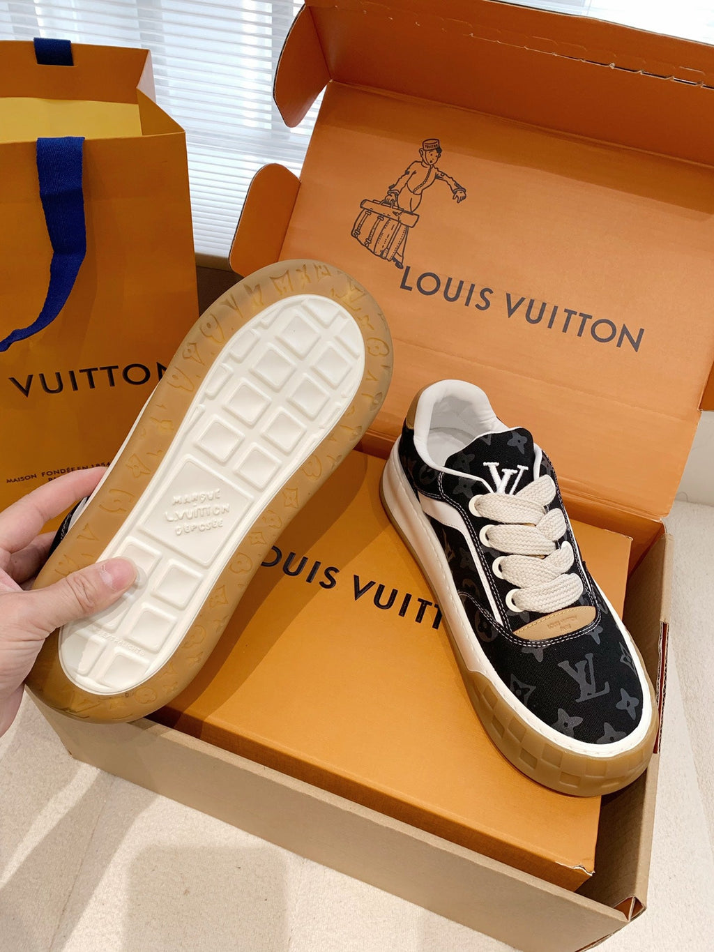 LV 26S TILTED SNEAKERS IN BLACK MONOGRAM CANVAS