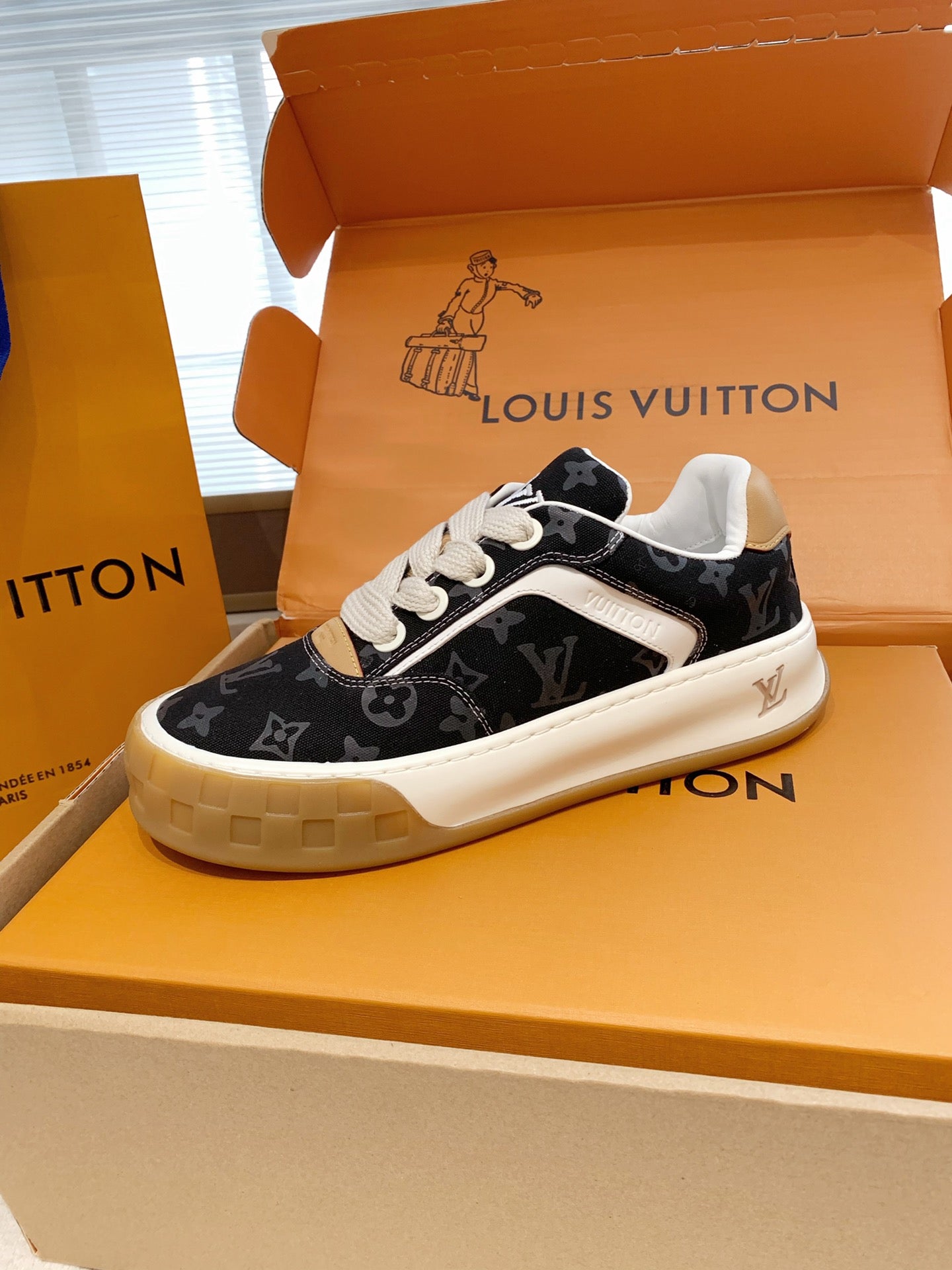 LV 26S TILTED SNEAKERS IN BLACK MONOGRAM CANVAS