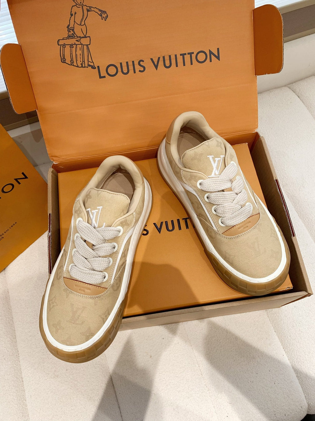 LV 26S TILTED SNEAKERS IN LIGHT BROWN MONOGRAM CANVAS