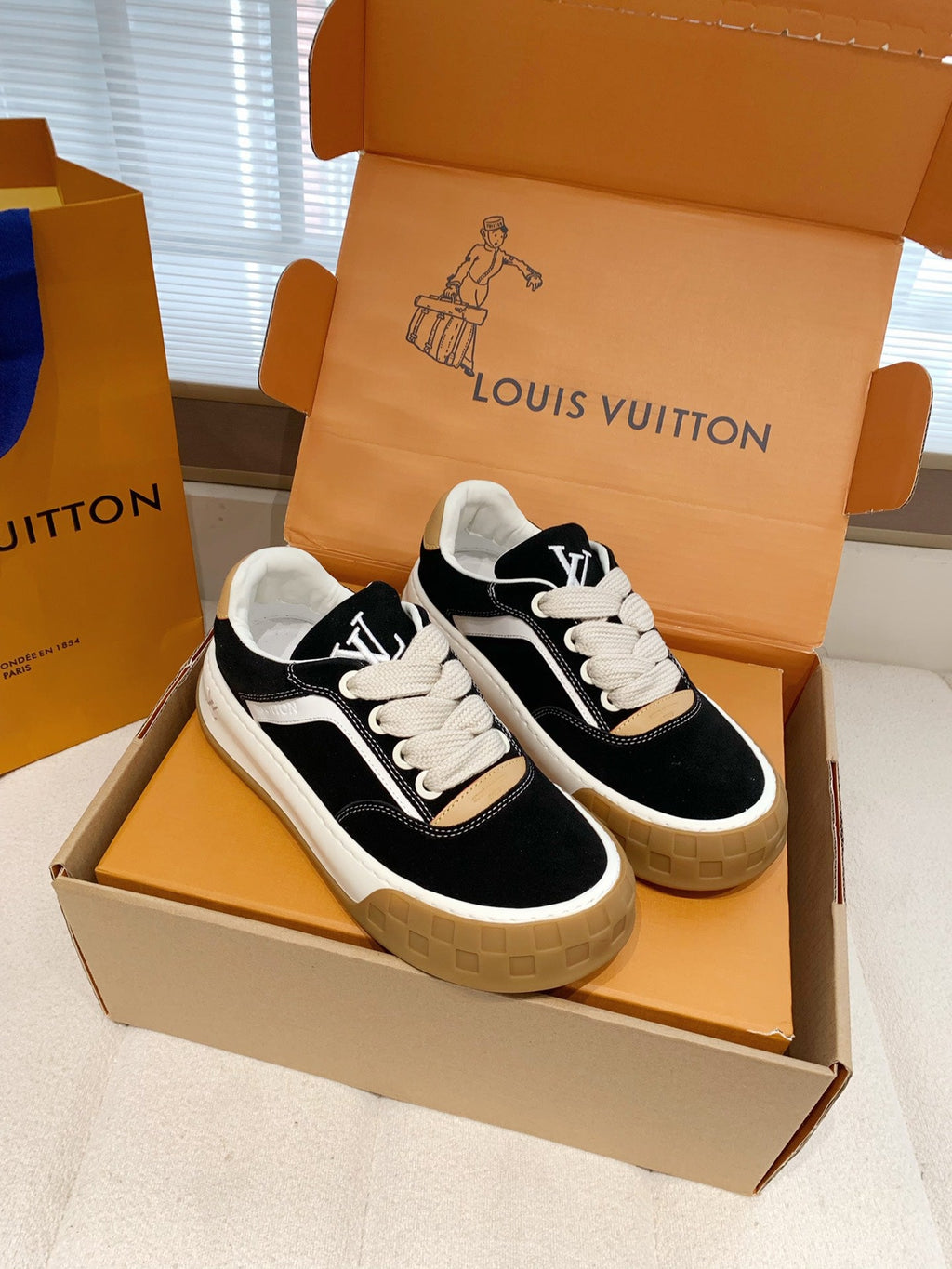 LV 26S TILTED SNEAKERS IN BLACK SUEDE