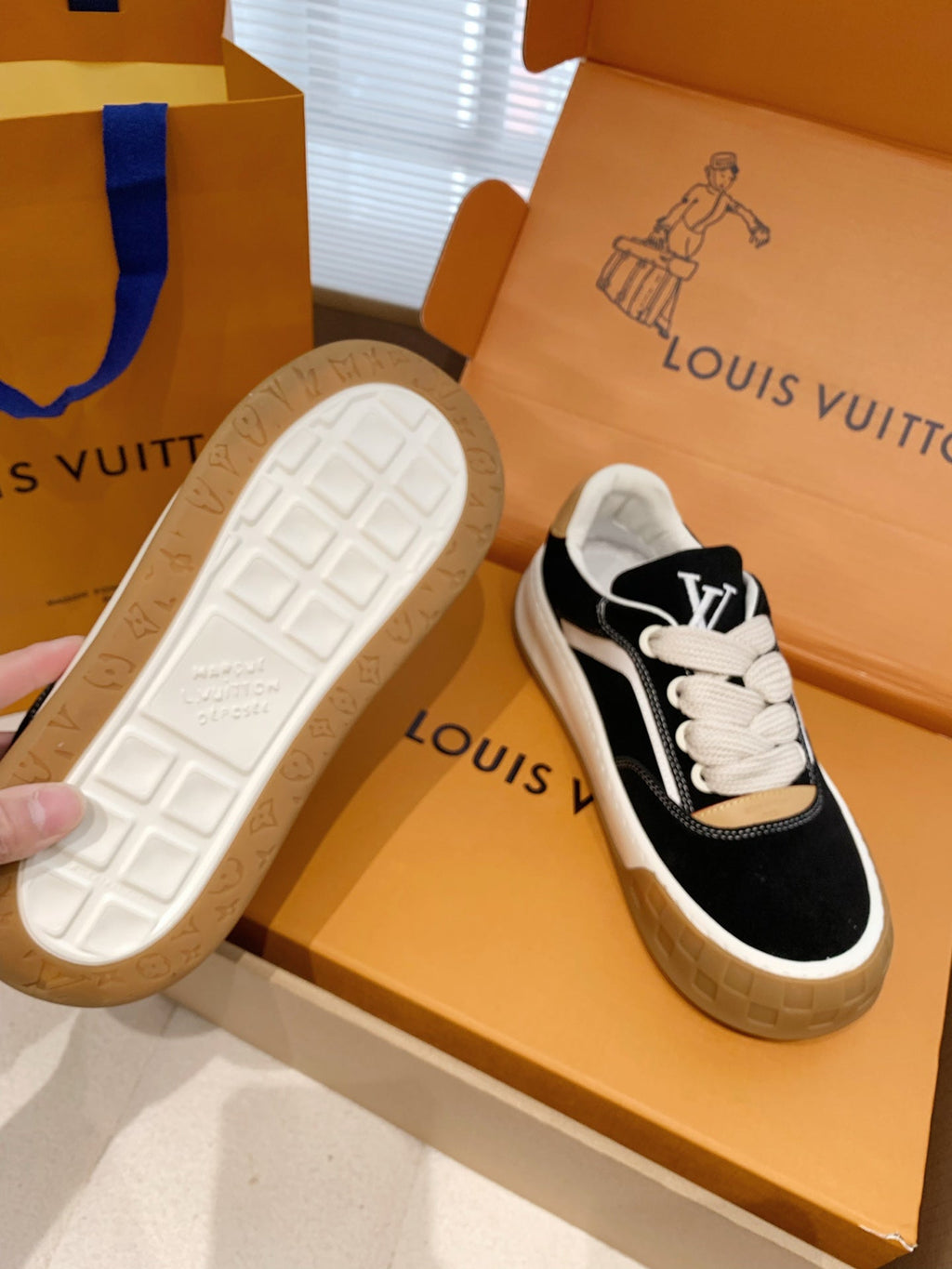 LV 26S TILTED SNEAKERS IN BLACK SUEDE