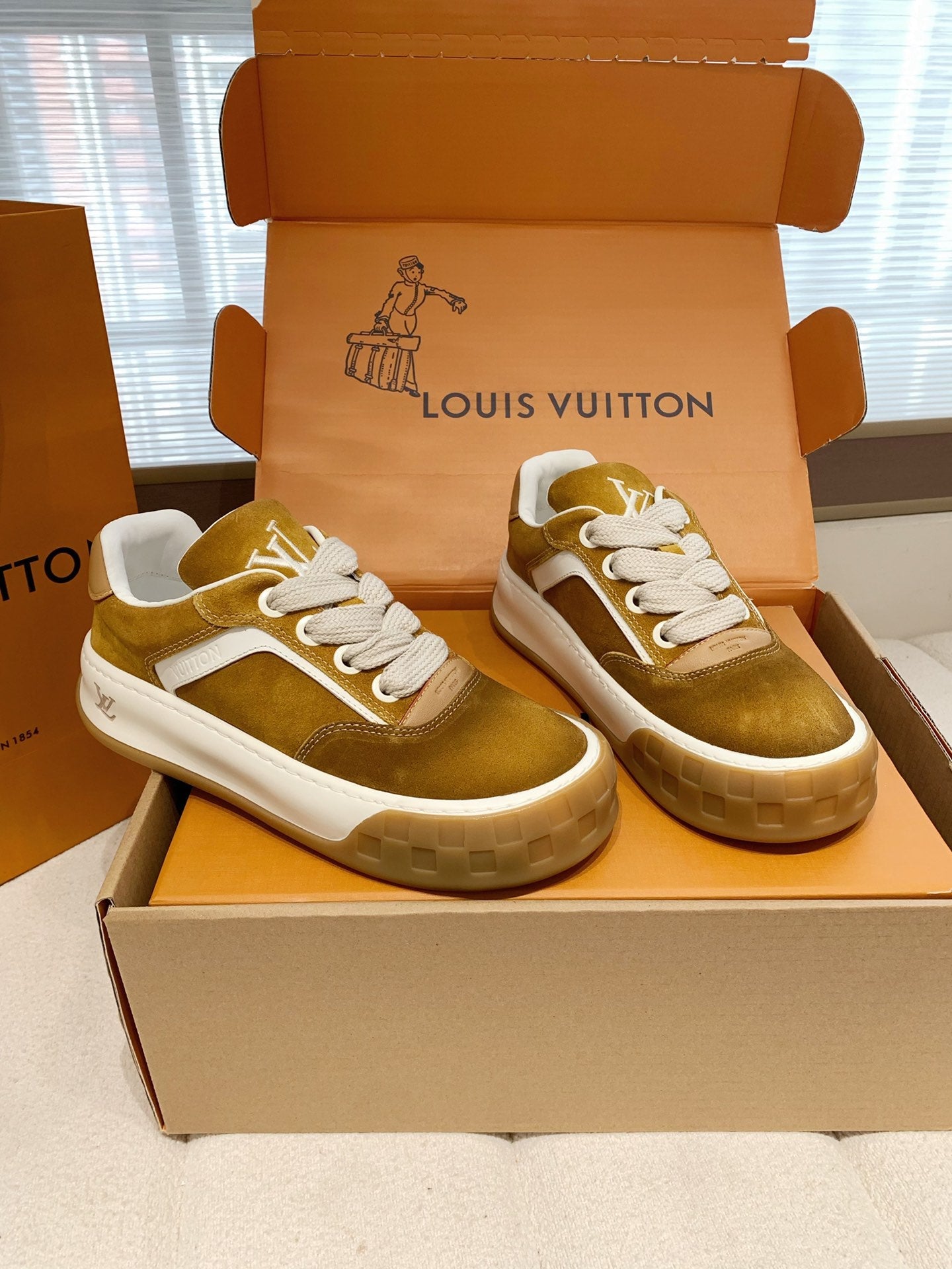 LV 26S TILTED SNEAKERS IN COGNAC BROWN SUEDE