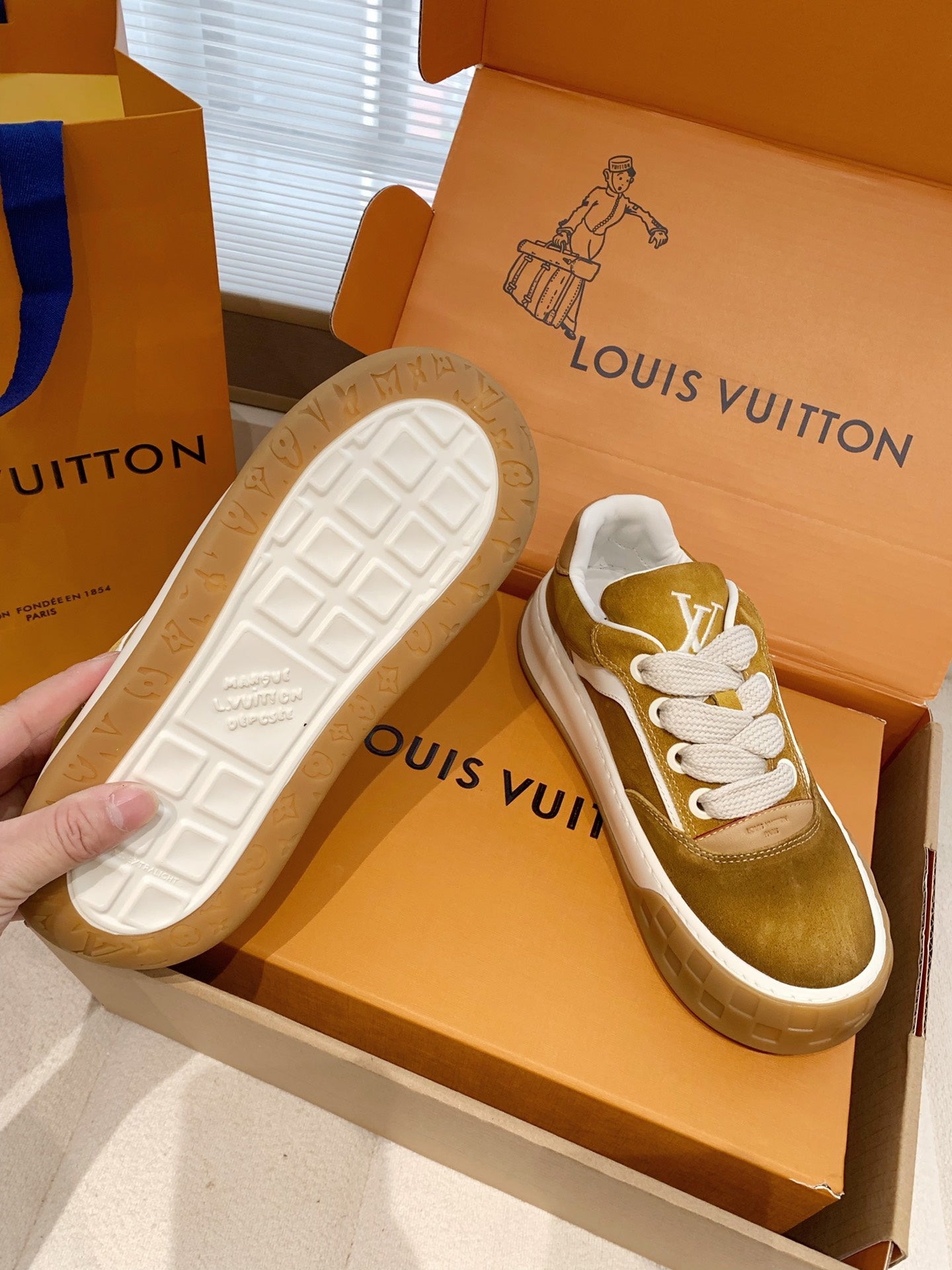 LV 26S TILTED SNEAKERS IN COGNAC BROWN SUEDE
